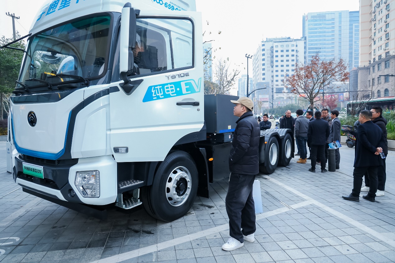 助力客户“跑赢每一度”宇通重卡长续航牵引车全系发布(图10)