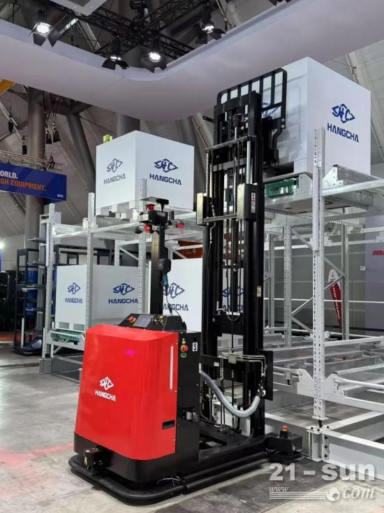 杭叉智能亮相LogiMAT2025：技术领航全球智慧物流
